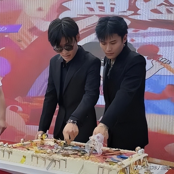 顶级网红收入高不高_网红直播带货收入排行_娱乐八卦中的网红有哪些-