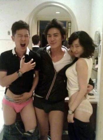 直击明星生日趴奢靡场面:大小S制服秀色诱老公