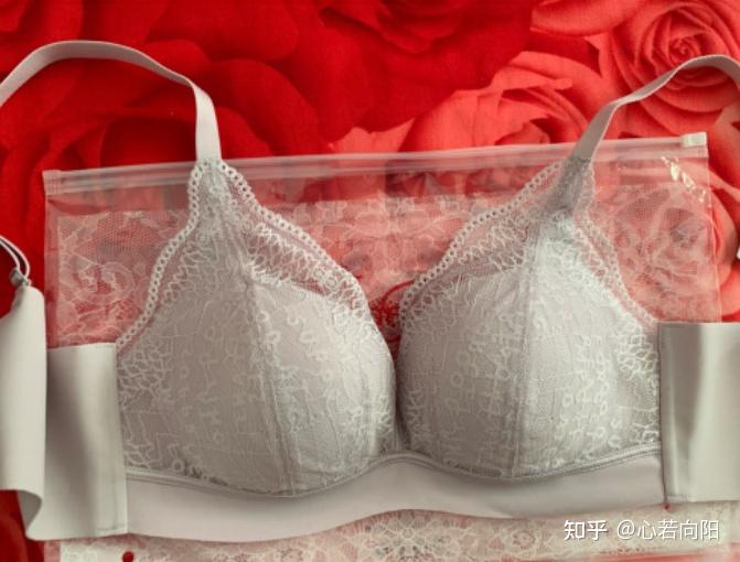 内衣外穿女明星_女士内衣选购攻略_如何选择适合自己的内衣