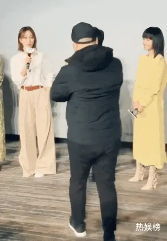 迪丽热巴舞台求婚事件_男明星被女明星强吻_女明星被骚扰事件