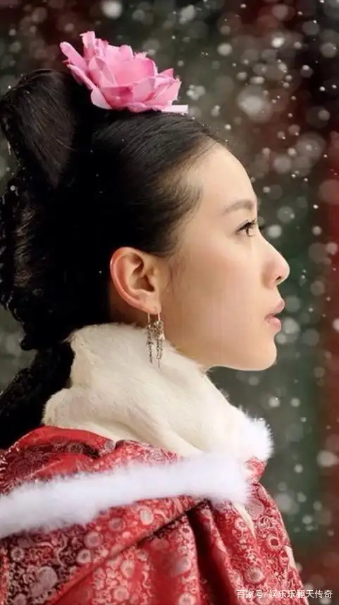 国内雀斑多的女明星_泪痣美女明星推荐_女明星脸上痣的美人