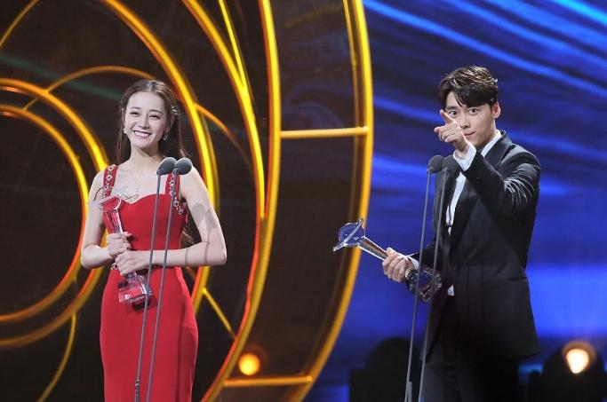 童瑶白玉兰视后争议_娱乐圈的颁奖_娱乐圈奖项质疑