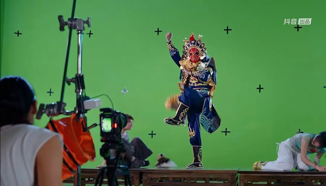 热点明星抖音视频怎么做,_《生活闪亮时》人物纪实_抖音红人真实生活